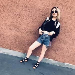 Meet your Posher, Alaina